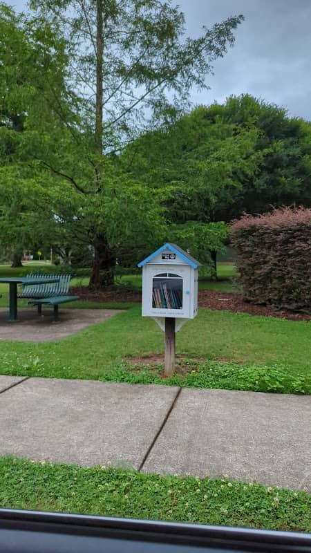 Carpet City Rotary Park - Image 1