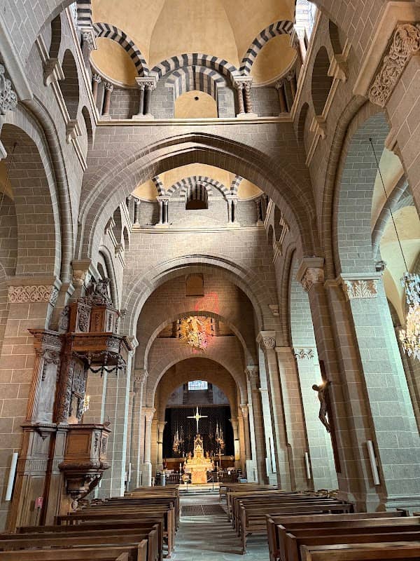 Cathédrale Notre-Dame-du-Puy - Image 1