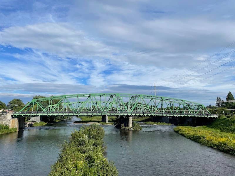 Westfield River Esplanade - Image 2