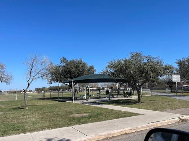 Mayor Pablo Peña Park - Image 1