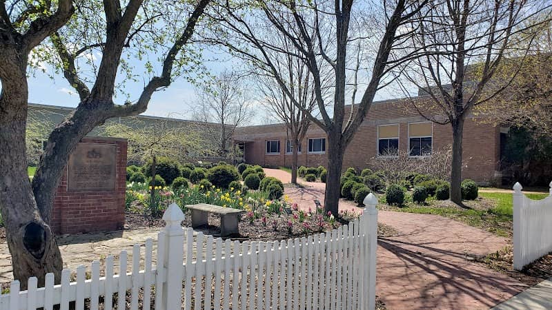 Helen's Garden - Image 1