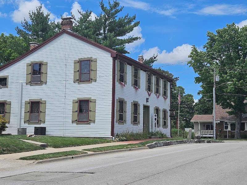 Peterstown House - Image 1
