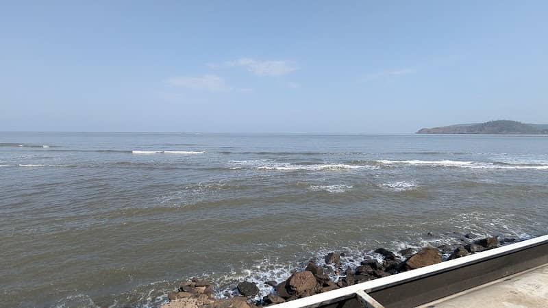 Green Cliffside Beach (Velas mini beach) - Image 1