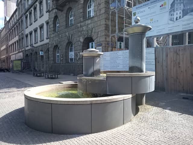 Rathausbrunnen - Image 1