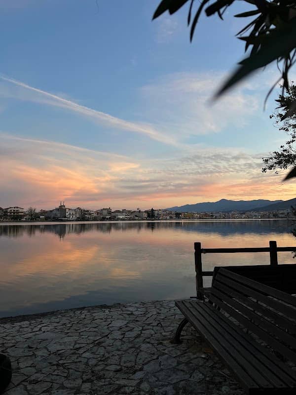 Panchine sul lago - Image 2