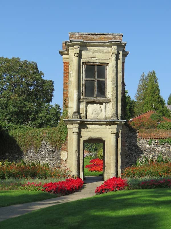 Charter Tower - Image 1