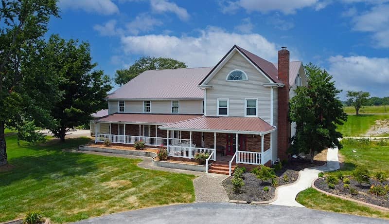 Four Seasons Country Inn - Image 1
