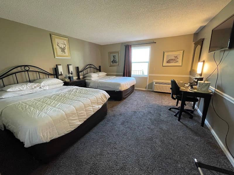 Four Seasons Country Inn - Image 2