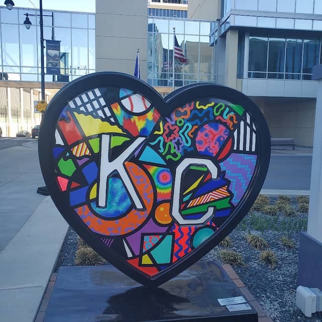 Parade of Hearts KC - Image 1