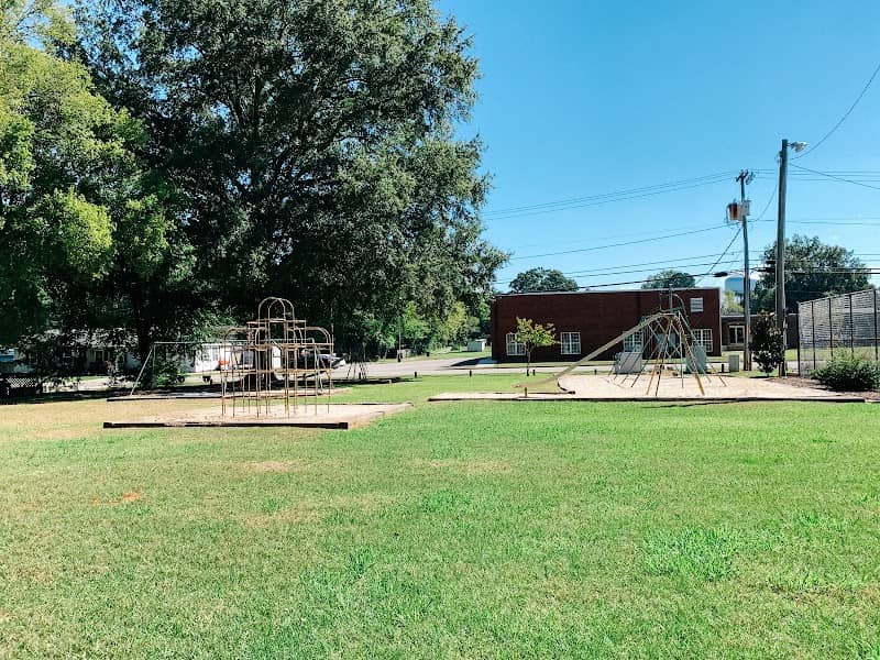 Pop Oliver Park - Image 1