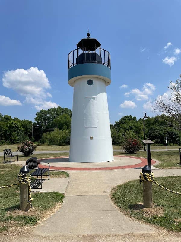 Metropolis Hope Light Lighthouse - Image 1