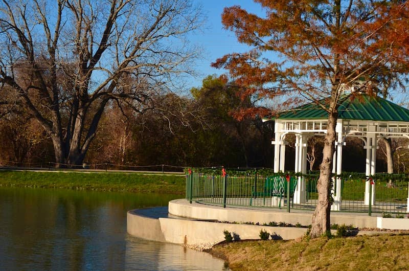 Riverside Park - Image 2