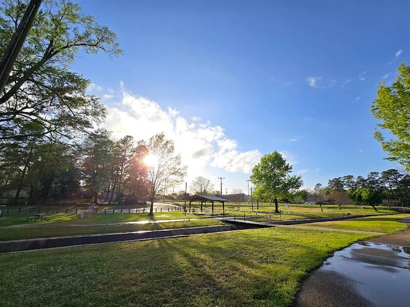 Dr Frank L King Sr Park - Image 2