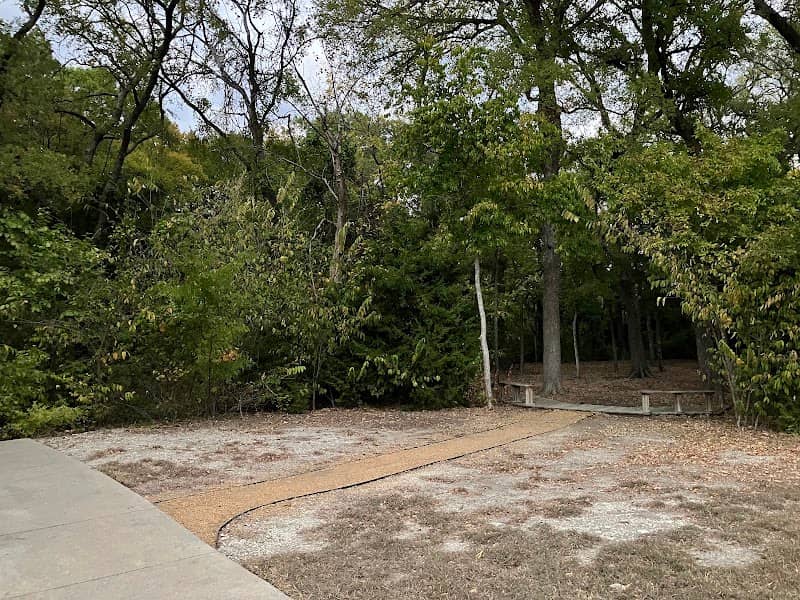 Bur Oak Trailhead (West end) - Image 2