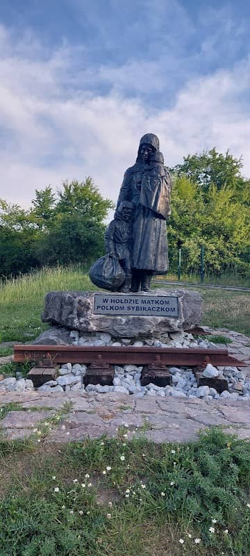 Pomnik w hołdzie Matkom Sybiraczkom - Image 3