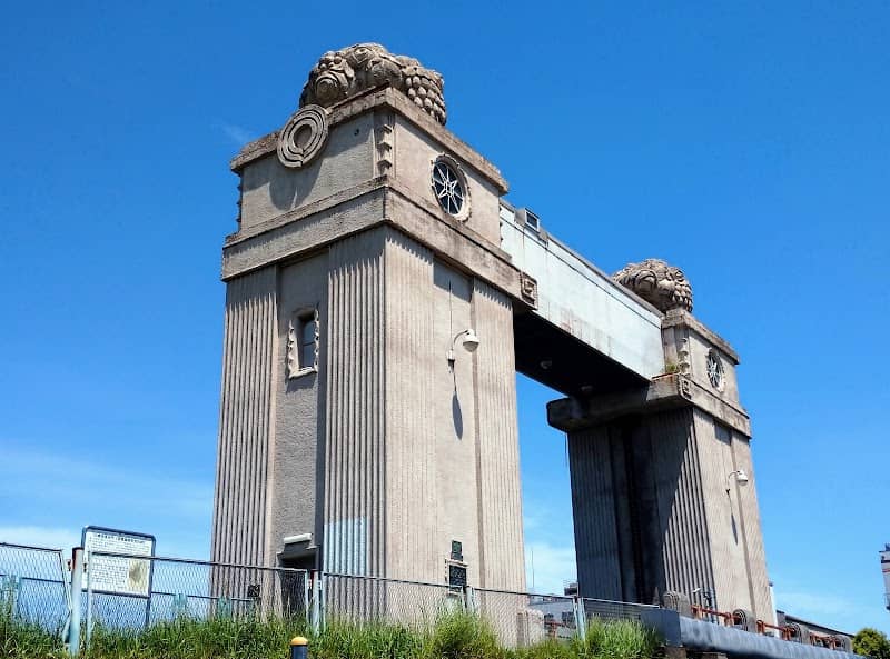 Kawasaki River Port Sluice Gate - Image 1