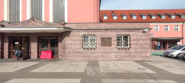 Tablica pamiątkowa W Hołdzie Kolejarzom - Image 2