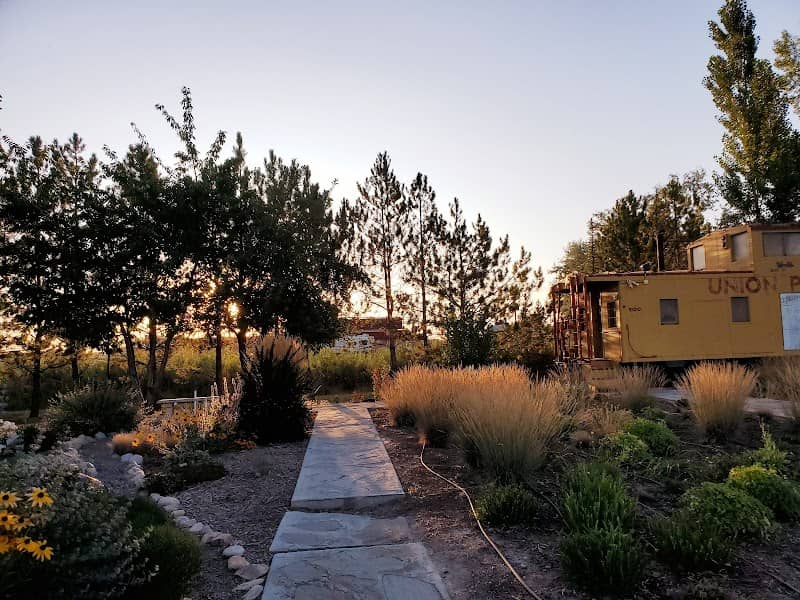 Caboose Botanical Garden - Image 1