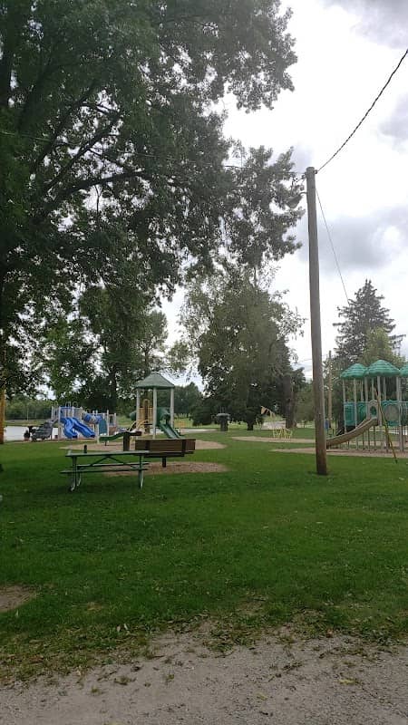Nichols Park Swimming Pool - Image 1