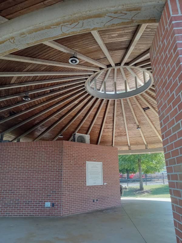 Calhoun City Park - Image 1