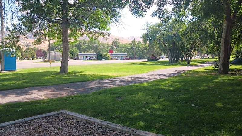 Lilac park - Image 2