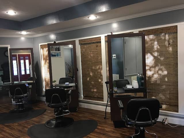 Top Attractions Salon - Image 1