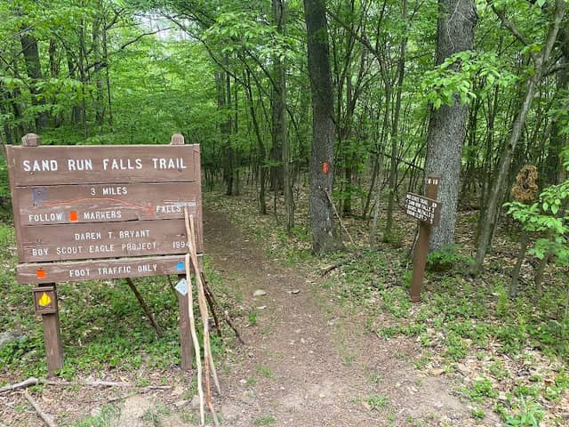Sand Run Falls Parking - Image 3
