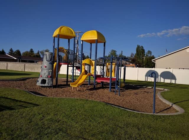 Evergreen Park - Image 1