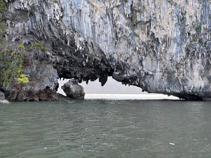 เกาะทะลุ - Image 1