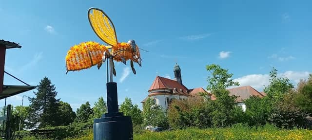 Die Große Biene von Künstler Dieter Erhard - Image 1