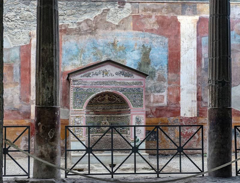 Casa della Fontana Grande - Image 1