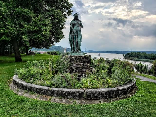 Promenade Hill Park - Image 1