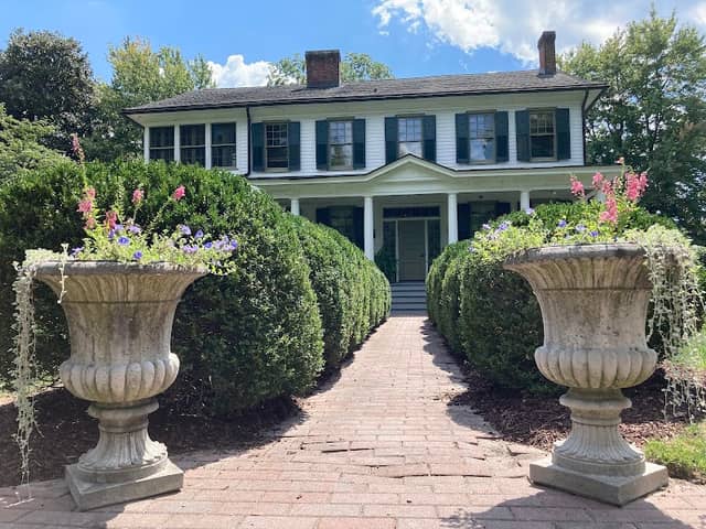 Armour House & Gardens at Meadowview Park - Image 1