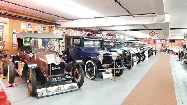Ye Ole Carriage Shop - Image 1