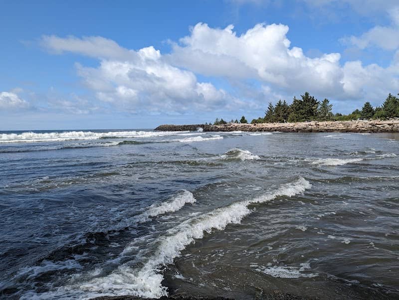 Waikiki Beach - Image 2