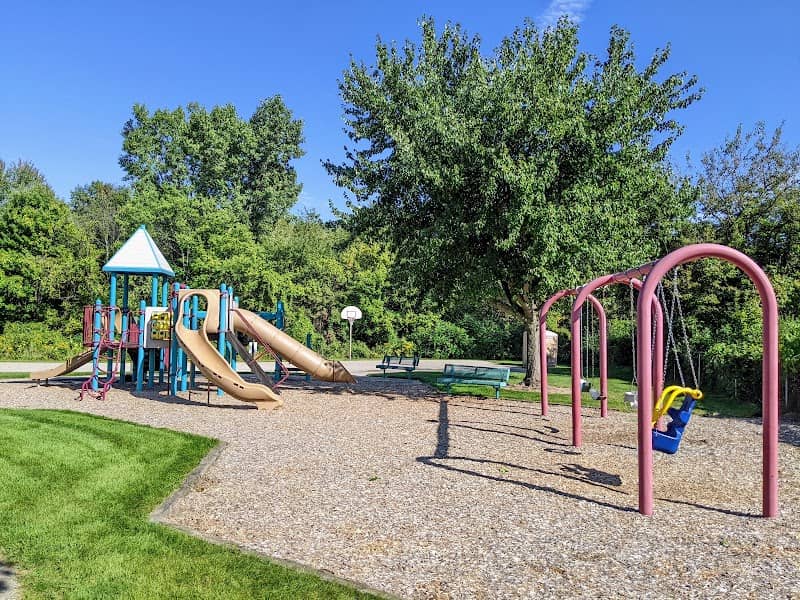English Hills Park - Image 1
