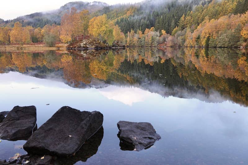 Loch Tummel Autumn View Point - Image 2