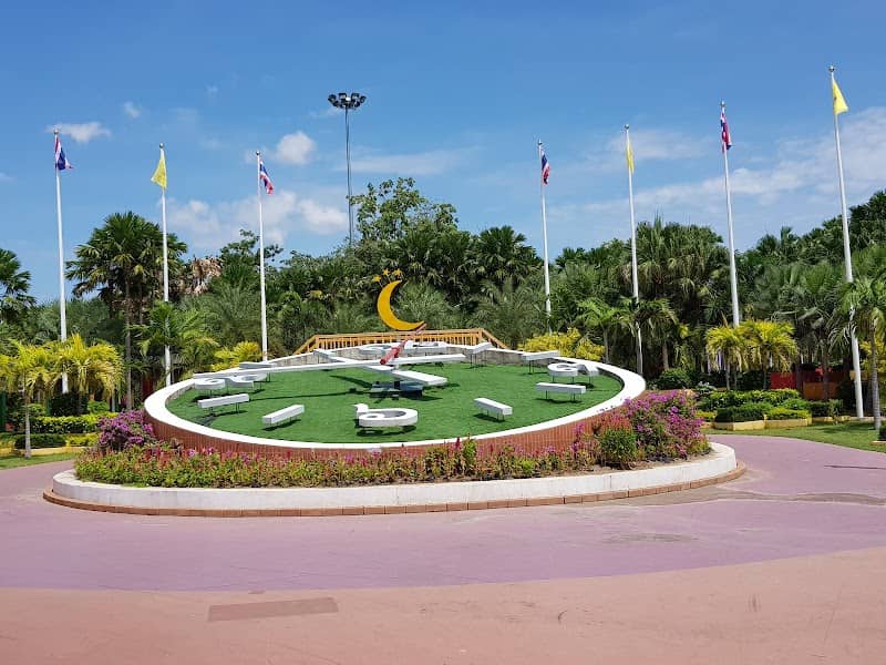 Nong Prajak Park - Image 1