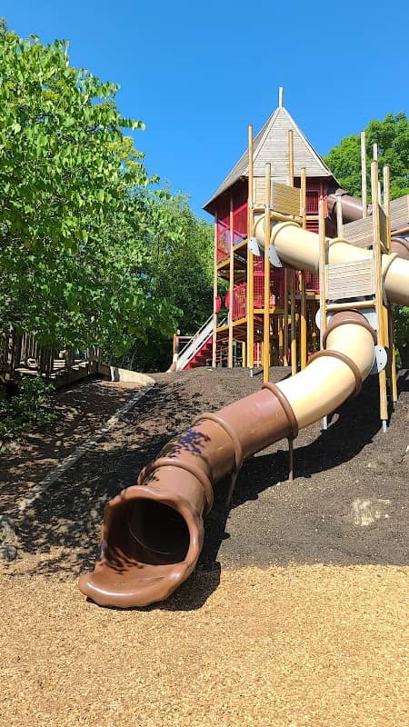 Bowen Park - Image 1