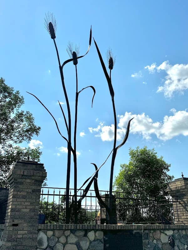 Monument to Agriculture - Image 2