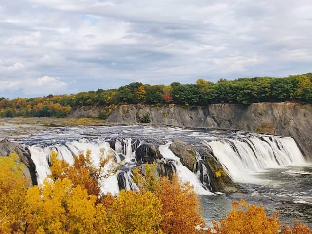 Falls View Park - Image 2