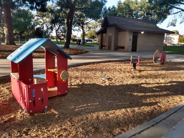 Pine Tree Park - Image 1