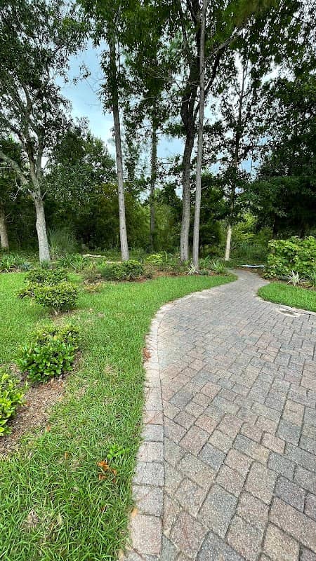 Cottage Rose Park - Image 1