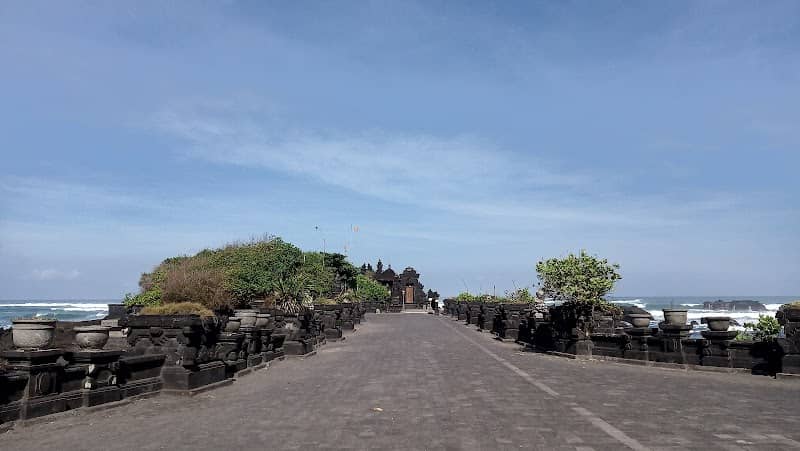 Pantai Mengening - Image 1