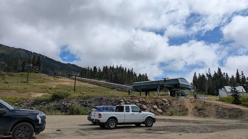 The Hawk Express Chairlift - Image 3