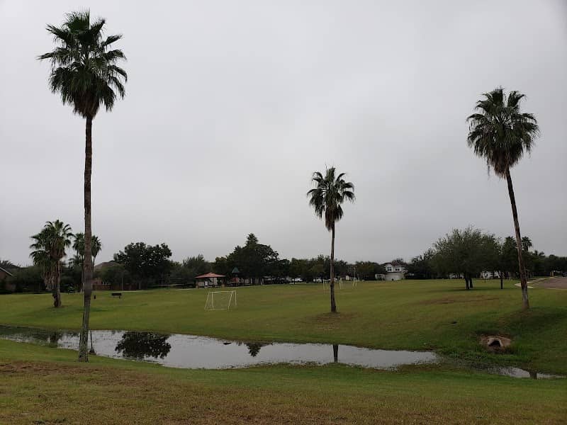 Los Nogales Park - Image 1