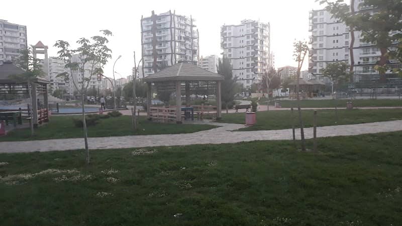 Park - Image 1