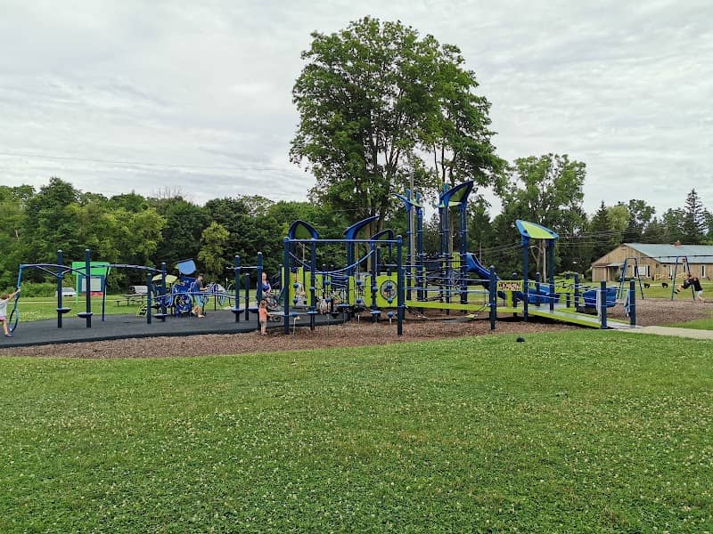 Victoria Park - Image 1