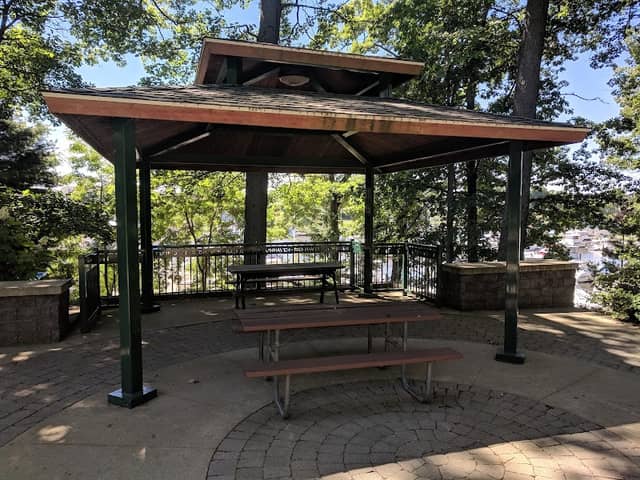 Stanley Johnston Park - Image 1