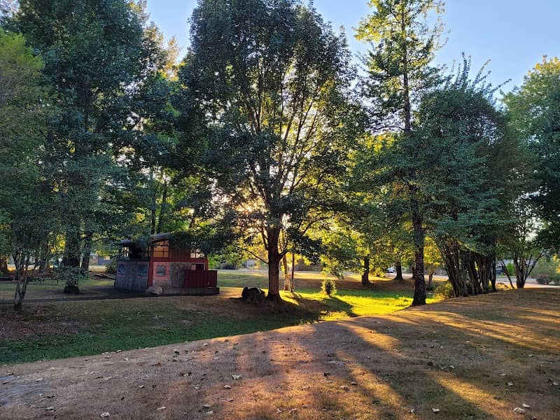 E J Roberts Park - Image 1